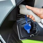 Tips Mengisi Daya Motor Listrik Pilih Charger yang Tepat, Baterai Awet Maksimal!